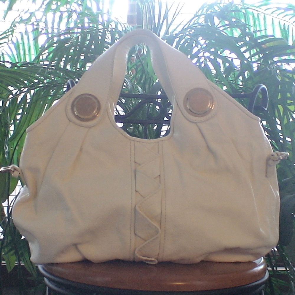 Women's White Shoulder Bag - Classic Soft Leather Tote